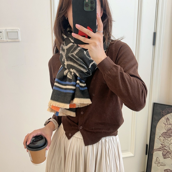 ブランドマフラー正面デザイン